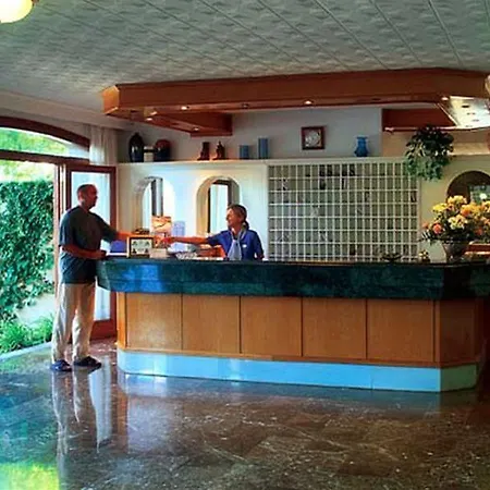 Отель Grupotel Farrutx 4*